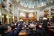 
	SOC IN PARLAMENT! UN BARBAT S-A ARUNCAT DE LA BALCON!
