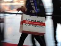 
	Vanzarile retailerilor din AFI Cotroceni au urcat cu 1,6%, la 47 milioane de euro. 15% au mers la chirii

