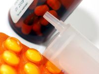 
	Spitalele publice ar putea avea sectii private, in care medicii sa lucreze dupa program. 60% din costul consulatiei ar intra in salariul doctorului
