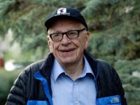 
	Rupert Murdoch vinde 33 de publicatii din SUA
