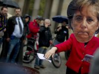 
	Cati bani incaseaza zilnic statul si cat cheltuieste, dupa 5 ani de seceta pe bursa, investitorii s-au ingramadit la oferta Nuclearelectrica, iar nemtii, desi au votat-o pe Merkel, se tem ca-i va neglija in favoarea Europei
