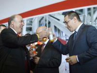 
	Investitie de 22 mil. euro intr-o noua linie de productie inaugurata de Coca-Cola, la Ploiesti. Produsele de aici&nbsp; vor ajunge catre 100 mil. de consumatori din Europa

