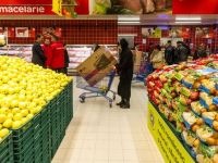 
	Magazinele si-au prelungit programul in perioada sarbatorilor
