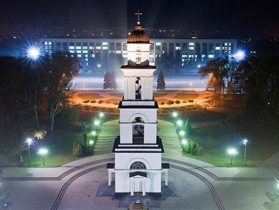 Jumatate dintre cetatenii moldoveni prefera aderarea la Uniunea Vamala Eurasiatica, in defavoarea UE