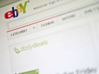 
	eBay a fost victima unui atac cibernetic si recomanda schimbarea parolelor. Grupul nu stie daca hackerii au ajuns si la cardurile bancare
