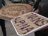 Parastasul Transalpina. Protest inedit, cu coliva si colaci, &quot;in memoria&quot; drumului a carui inchidere aduce falimentul pensiunilor din zona