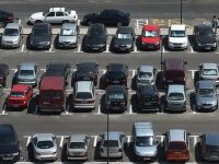 
	Deficitul comercial a crescut in primele zece luni la 4,85 miliarde euro. O treime din exporturile Romaniei au fost masini
