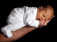 Declinul demografic din România s-a redus în august, ca urmare a creşterii natalităţii