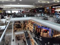 
	Romanii asociaza centrele comerciale cu destinatia favorita pentru a lua masa

