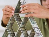 
	Avertisment din America: actualul sistem monetar se apropie de dezintegrare; Idei de afaceri 2015: fonduri UE in agricultura pentru tineri; Cum poate salva serialul &quot;Game of Thrones&quot; economia unei tari
