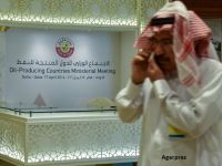 Pretul petrolului din nou in scadere, pe fondul tensiunilor dintre Arabia Saudita si Iran pentru influenta in Orientul Mijlociu. Barilul ar putea ajunge &ldquo;cu mult&rdquo; sub 40 dolari