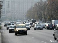 
	Aproape jumătate de milion de autoturisme secord hand au fost înmatriculate în acest an, în creștere cu peste 71%. Ce mașini la mâna a doua preferă românii
