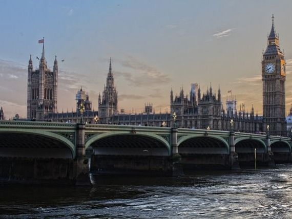Bloomberg: Dependenta de banii trimisi din Vest, Europa de Est va fi cea mai afectata de Brexit. Care sunt riscurile pentru Romania