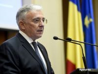 
	Isarescu: &ldquo;Cresterea economica din Romania a creat locuri de munca in alte tari. Dezechilibrele apar usor, iar corectia acestora este dureroasa&rdquo;
