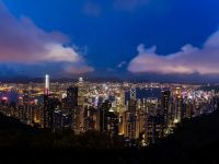 
	Lumea, condusa de megapolis. PwC: Urbanizarea excesiva va eroda puterea guvernelor nationale, iar cresterea populatiei va duce la revolte pentru resurse
