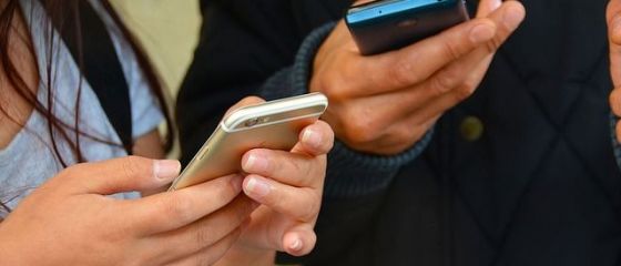 Cât ne costă să vorbim la telefon în Europa. Tarifele în UE, Norvegia, Islanda și Liechtenstein, plafonate din 15 mai
