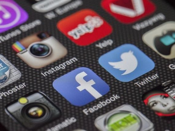 UE creste presiunile asupra Facebook, Twitter si Google pentru modificarea termenilor oferiti utilizatorilor. Ce regulamente europene incalca gigantii americani