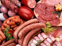 
	Două companii româneşti producătoare de mezeluri, cumpărate de chinezi
