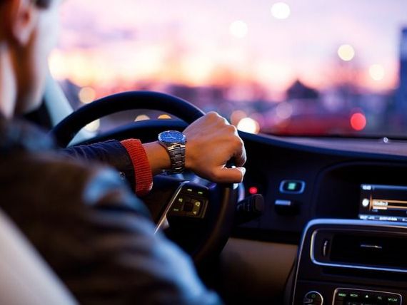 Înmatriculările în acest an au depășit jumătate de milion. Câte autoturisme Tesla și-au luat românii