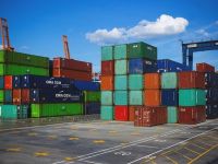 
	Exporturile României au scăzut mai mult decât importurile, în pandemie. Deficitul balanţei comerciale crește la 8,66 mld. &euro;
