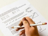 
	Piața meditațiilor a explodat în China. Un profesor de matematică a devenit miliardar

