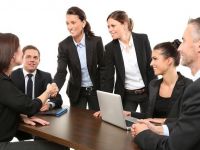 Rezultatele surpinzătoare ale unui studiu PwC. În ce condiții ar renunța angajații la jumătate din salariu