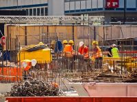 România primește mai puțini lucrători străini în 2021, pe fondul scăderii numărului de locuri de muncă vacante și a cererii de permise de muncă