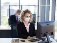 
	Cât vor cheltui companiile cu sănătatea fiecărui angajat care se întoarce la muncă. OIM: Revenirea la birou ar putea genera un nou val de infectare cu coronavirus
