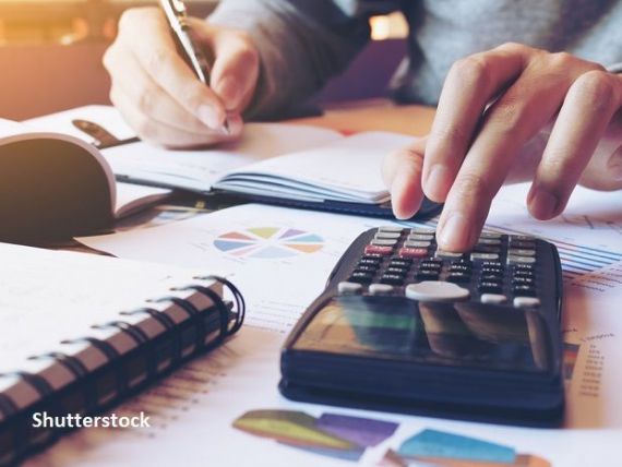 Efectele pandemiei asupra afacerilor: jumătate dintre IMM-urile din România şi-au redus activitatea, iar o treime au trimis salariaţii în şomaj tehnic. Patru din 10 antreprenori vor să acceseze fonduri UE