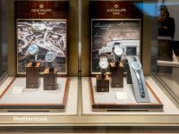 Una dintre cele mai exclusiviste industrii din lume, care acoperă 7% din exporturile Elveției, lovită în plin de pandemie