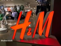 H&amp;M închide sute de magazine tradiționale. De ce a luat gigantul suedez această decizie radicală