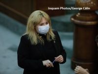 
	Anca Dragu, prima femeie aleasă în funcția de președinte al Senatului. Doctor în științe economice, a lucrat la BNR și FMI și a fost ministru al Finanţelor în guvernul Cioloş
